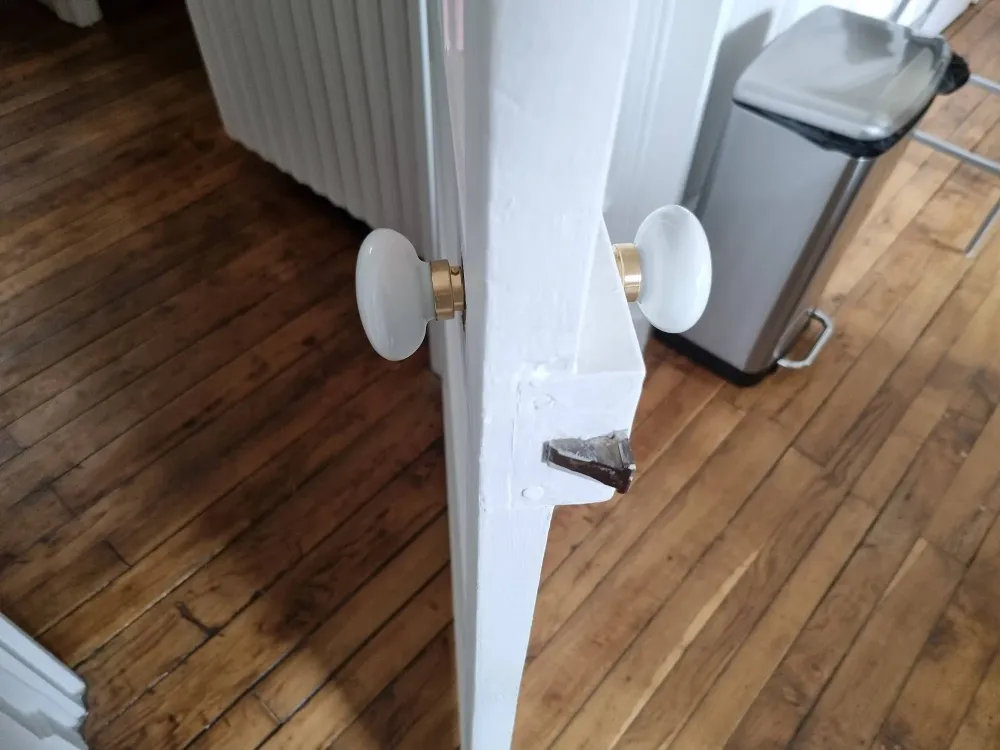 Porte claqué à Sanilhac